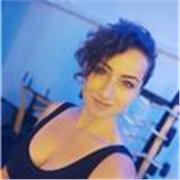 Diplomata ISEF e laureata in scienze motorie,impartisce lezioni di yoga,ginnastica posturale, servizio di personal trainer