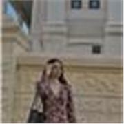Profesora imparte clases a jóvenes de lengua castellana y literatura