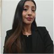 Una profesora apta para enseñar hasta un nivel de bachillerato.