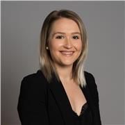 Diplômée d'un double Master RH depuis quelques années, je suis prête à vous aider dans vos différents besoins.