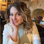 Sono qui per un chiarimento o una spiegazione quando ne avrai bisogno, con un sorriso sulle labbra!