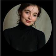 Insegnante con esperienza accademica e di ricerca, abituata a lavorare con studenti americani