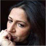 Sono una esperta linguista laureata a Bologna in inglese e spagnolo). Esperienza di 17 anni di insegnamento negli Stati Uniti.