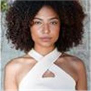 Creative native tutor making English fun for young learners
