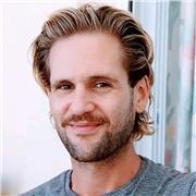 Me defino como profesor a nivel conversacional, corregir gramática, llevar a cabo ejercicios de listening and writing, etc