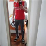 Soy un joven, que va con las clases preparadas para resolver cualquier duda y/o resolverás al momento. Cualquiera esta bien