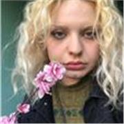 Ragazza di 23 anni con ottimo inglese insegna a ragazzi da elementari a superiori
