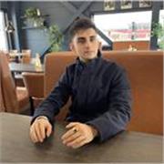 Estudiante de un grado universitario  en idiomas, me encantaría dar clases a personas con diferentes niveles de idioma y edades 