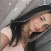 profesora de historia con disposición de orientar a niños y adolescentes en sus trabajos y formación básica