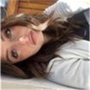 Ragazza neodiplomata offre lezioni di inglese a studenti delle medie/elementari