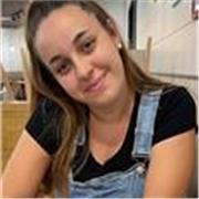 Profesora de lengua castellana y literatura imparte clases a niños de Primaria y ESO