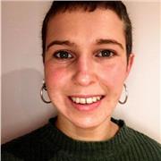 Adapto mis clases según las necesidades de cada alumno/a. Me gusta ver el estilo de aprendizaje de cada alumno/a para adaptar mi metodologia de enseñanza.
Mi preferencia es dar clases de eduación primaria i secundaria, pero me puedo adaptar a otros nivele