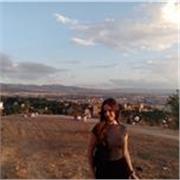 Profesora de inglés con certificado B2, además de tener nivel en matemáticas y lengua castellana.