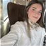 Profesora flexible con alto nivel de speaking y preparada para dar clase a niños de distintas edades.