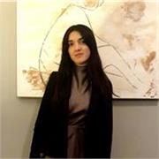 Titulada por Cambridge en un C1 de inglés. Mentora de niñas de distintas edades durante tres años