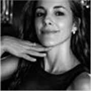 Profesora experta en Economía (Micro y macro)