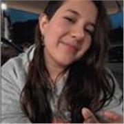 Profesora titulada en inglés con experiencia en clases personalizadas individuales y grupales.
