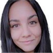 Profesora de francés con experiencia tanto en enseñanza como en el mundo francófono.