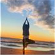 Profesora de Yoga Integral para principiantes e intermedio. Adapto las clases según las necesidades del alumno/a. 