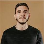 Profesora titulada y experimentada en geografía e historia. 