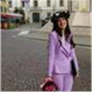 Laureata in lingue e letterature straniere offre ripetizioni di inglese (livello C1/2) a persone di tutte le età