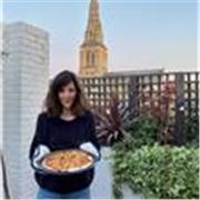 Journaliste/traductrice française et fun, basée en Angleterre depuis 15 ans, donne des cours de français et d'anglais en ligne.  