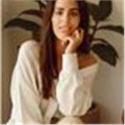 Ich bin eine geduldige, einfühlsame und verantwortungsbewusste Person mit großer Freude daran,Kinder in ihrer schulischen und per