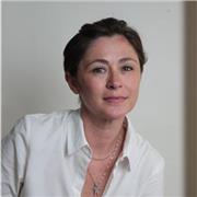 Coach professionnelle certifiée, j’accompagne les enfants scolarisés en primaire et au collège dans les matières littéraires et en anglais ; je suis spécialisée dans l’accompagnement des enfants aux profils singuliers