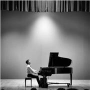 Maestro de música para niños y adultos desde nivel inicial ha avanzado