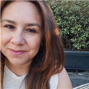 Profesora titulada en logopedia, con mucha paciencia para ayudar a adquirir o mejorar las competencias lingüisticas.