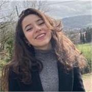 Studentessa di Lettere classiche impartisce lezioni di grammatica latina, greca e italiana
