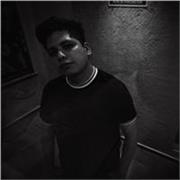 Universitario imparte clases de matemáticas