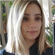 Je donne des cours d'anglais à tout étudiant qui souhaite avoir un coup de main