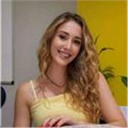 Professora de Reforço Escolar, Língua Portuguesa e Redação. Certificada em Disciplina Positiva