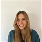 Hola! Soy graduada en Comunicación, Periodismo. Puedo dar clases de Lengua, español, filosofía, Inglés de primaria, caligrafía,etc