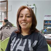 Profesora preescolar y primaria dada a enseñar responsable