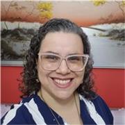 Professora de Inglês e Português, ofereço aulas online para alunos de todas as idades e níveis de conhecimento