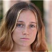 Studentessa universitaria per aiuto compiti e preparazione verifiche