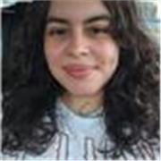 Licenciada con gran conocimiento de biología, química, biotecnología y genética 