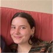 Je suis une étudiante française prête à vous aider !