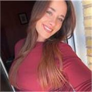 Titulada en traducción e interpretación de inglés, con experiencia en clases particulares.
