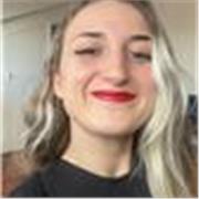 Professeure de chant, j'enseigne la voix claire dans plusieurs style musicaux