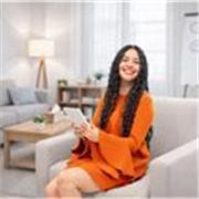 Maestra de diferentes materias de humanidades con experiencia en adolecsentes y adultos