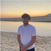 Étudiant en écoles de commerce, passé par 3 ans de classes préparatoires. Passionné d’histoire et très pédagogue, j’essaye d’aider au mieux les personnes ayant des difficultés dans différentes matières