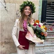 Laurea di primo livello in lettere moderne. Madrelingua italiana, impartisco ripetizioni di italiano, storia e geografia e anche inglese per la scuola elementare, media e primo biennio scuola superiore