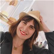 Doy clases particulares adaptadas a cada alumno .
Soy una persona alegre, entregada, comprensiva y empática .