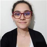 Engenheira oferecendo aulas particulares de matemática