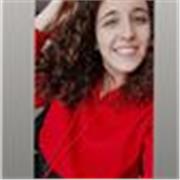 Sono diplomata al liceo linguistico e studio lingue alla Federico II. L'insegnamento è la mia passione e offro ripetizioni di italiano, matematica e inglese