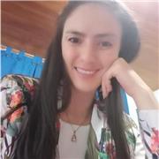 Profesora de lengua castellana con buen manejo en el aula de clase con conocimientos en lo léxico, semántica y gramática