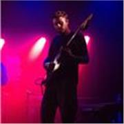 Insegnante di chitarra, con 15 anni di esperienza, offre lezioni private di chitarra contemporanea